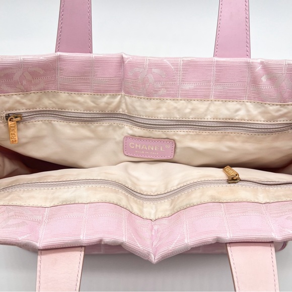 CHANEL Nylon Medium Travel Tote  Bag Pink - Picture 11 of 16